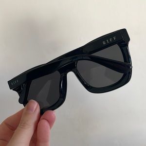 DIFF EYEWEAR - sunglasses 🕶️